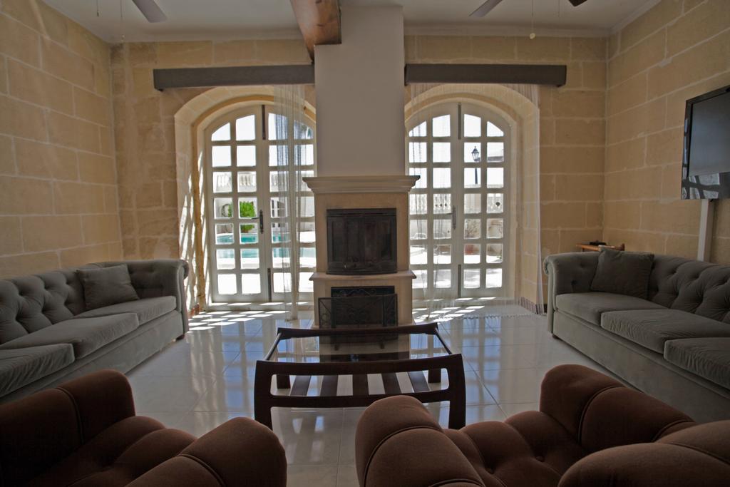 Villa Bernardette ซากฮรา ภายนอก รูปภาพ